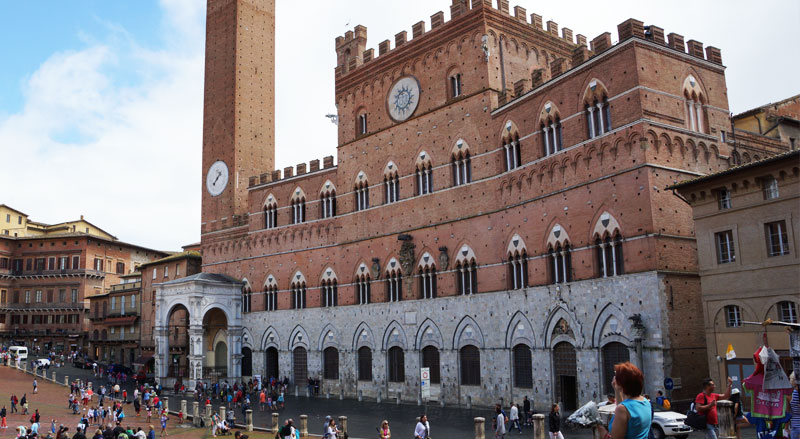 https://www.toskana24.de/wp-content/uploads/2021/11/piazzadelcampo-siena-toskana.jpg